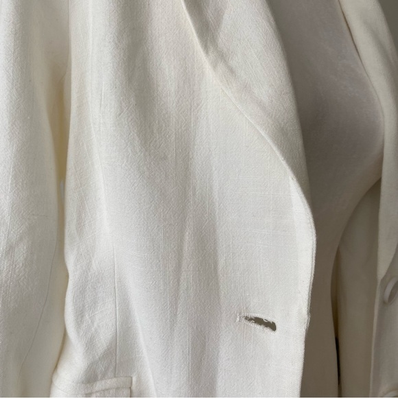 Belted Ecru Blazer | WALTER BAKER - Picture 10 of 16